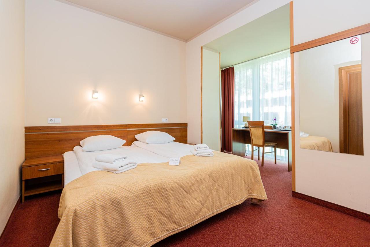 Zuvedra Hotel Palanga Bagian luar foto